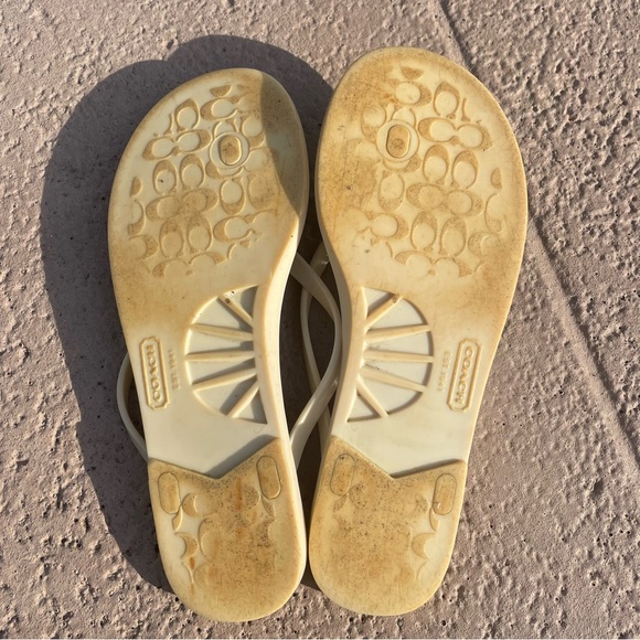 Coach New York Landon Cream Gold Metal Bow Black White Jelly Flops Size 8 - Picture 10 of 11